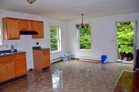 21 Lion Lane Oxford ME 04270