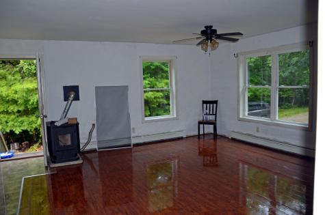 21 Lion Lane Oxford ME 04270