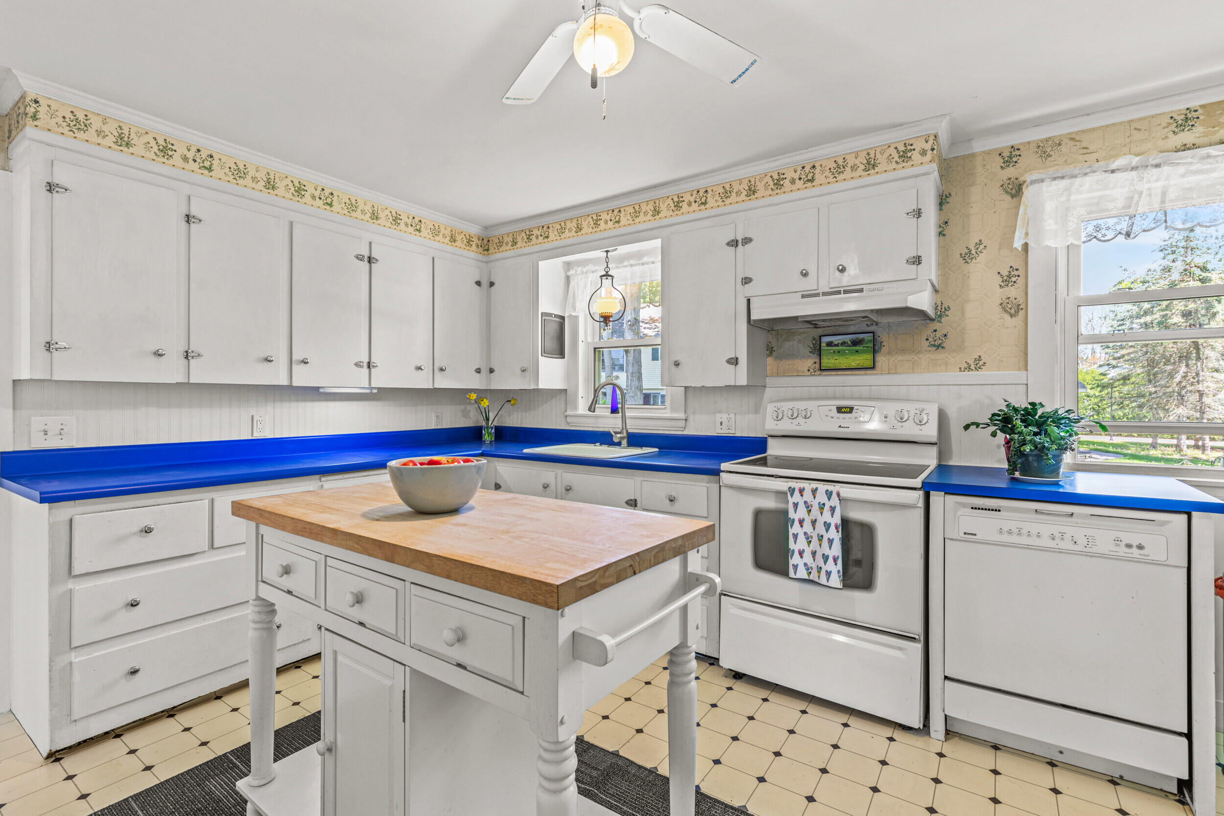 4 Hillside Avenue Biddeford ME 04005