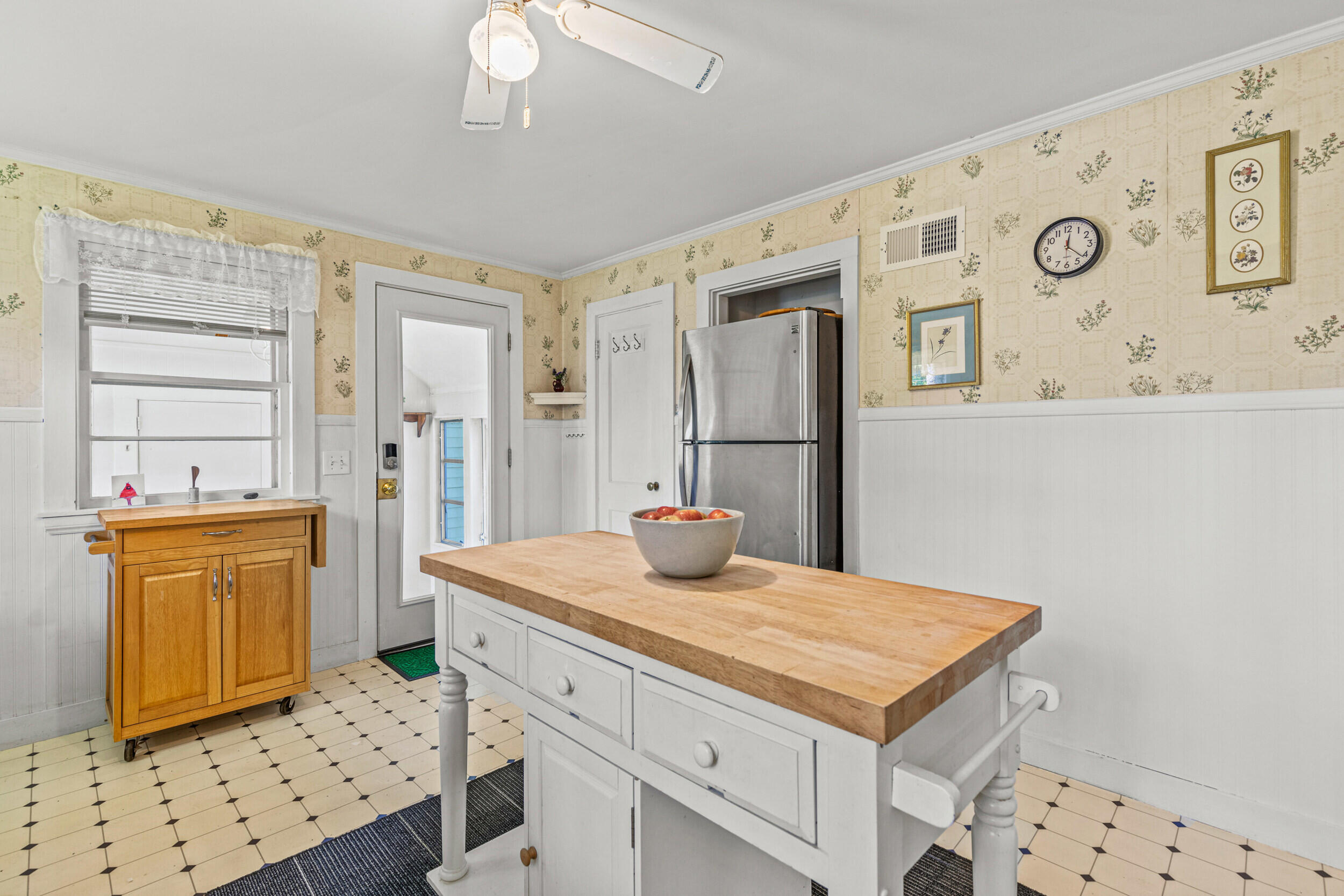 4 Hillside Avenue Biddeford ME 04005