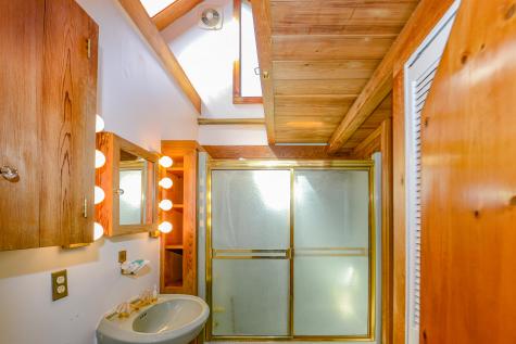 104 Dunn Road Norway ME 04268