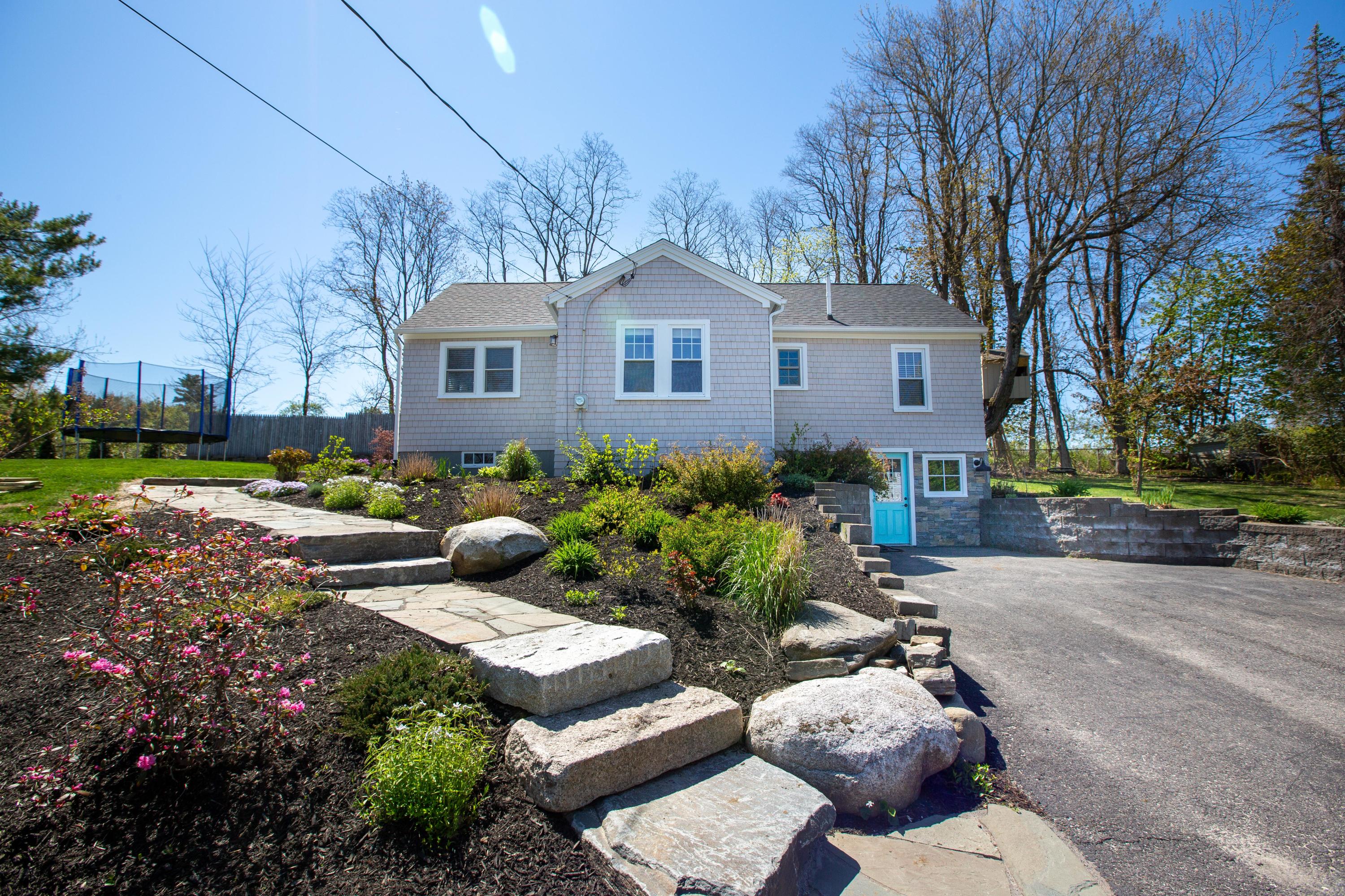 8 Roberts Street Falmouth ME 04105