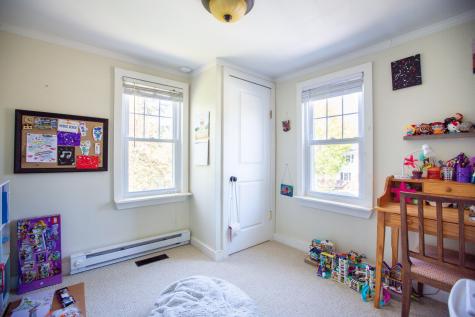 8 Roberts Street Falmouth ME 04105