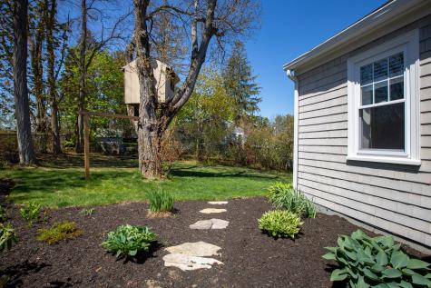 8 Roberts Street Falmouth ME 04105