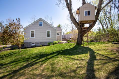 8 Roberts Street Falmouth ME 04105