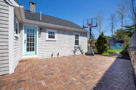 8 Roberts Street Falmouth ME 04105