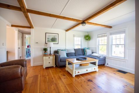 8 Roberts Street Falmouth ME 04105