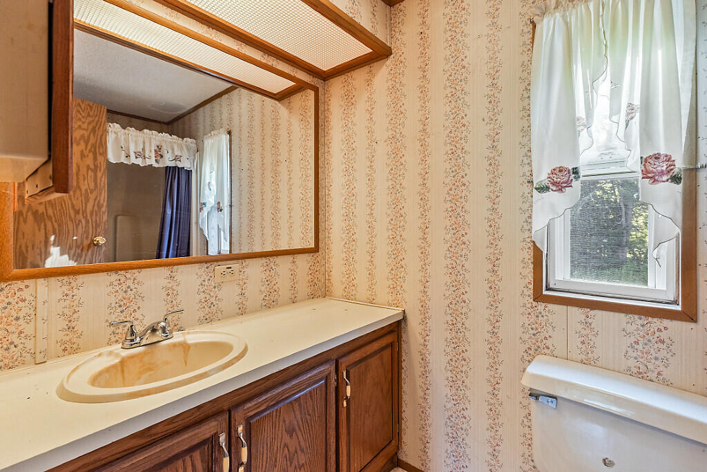 41 Milkweed Lane Sidney ME 04330