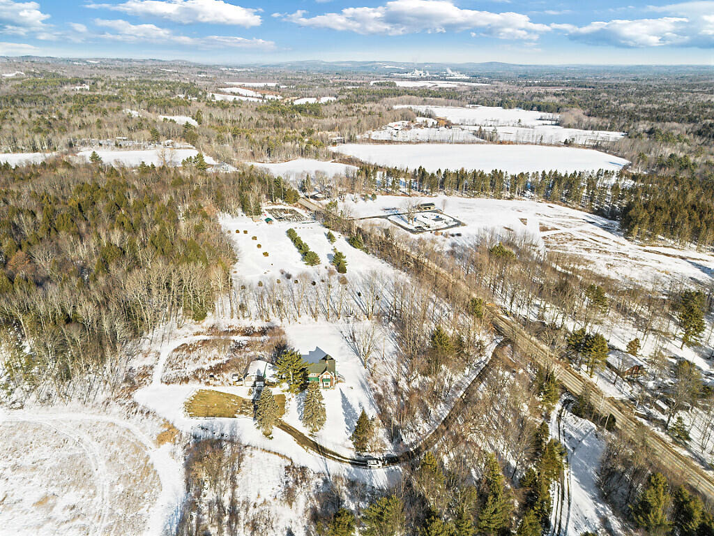 137 Middle Road Fairfield ME 04937