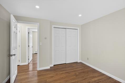 29 Oak Run Owls Head ME 04854