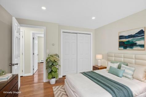 29 Oak Run Owls Head ME 04854