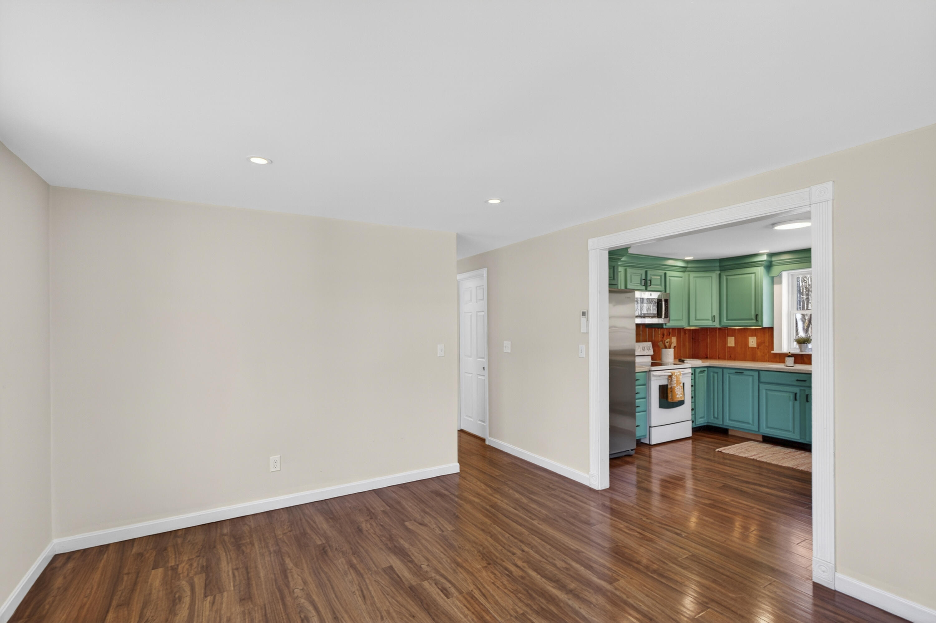 29 Oak Run Owls Head ME 04854