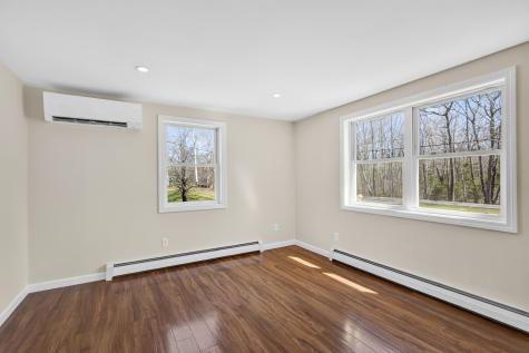 29 Oak Run Owls Head ME 04854
