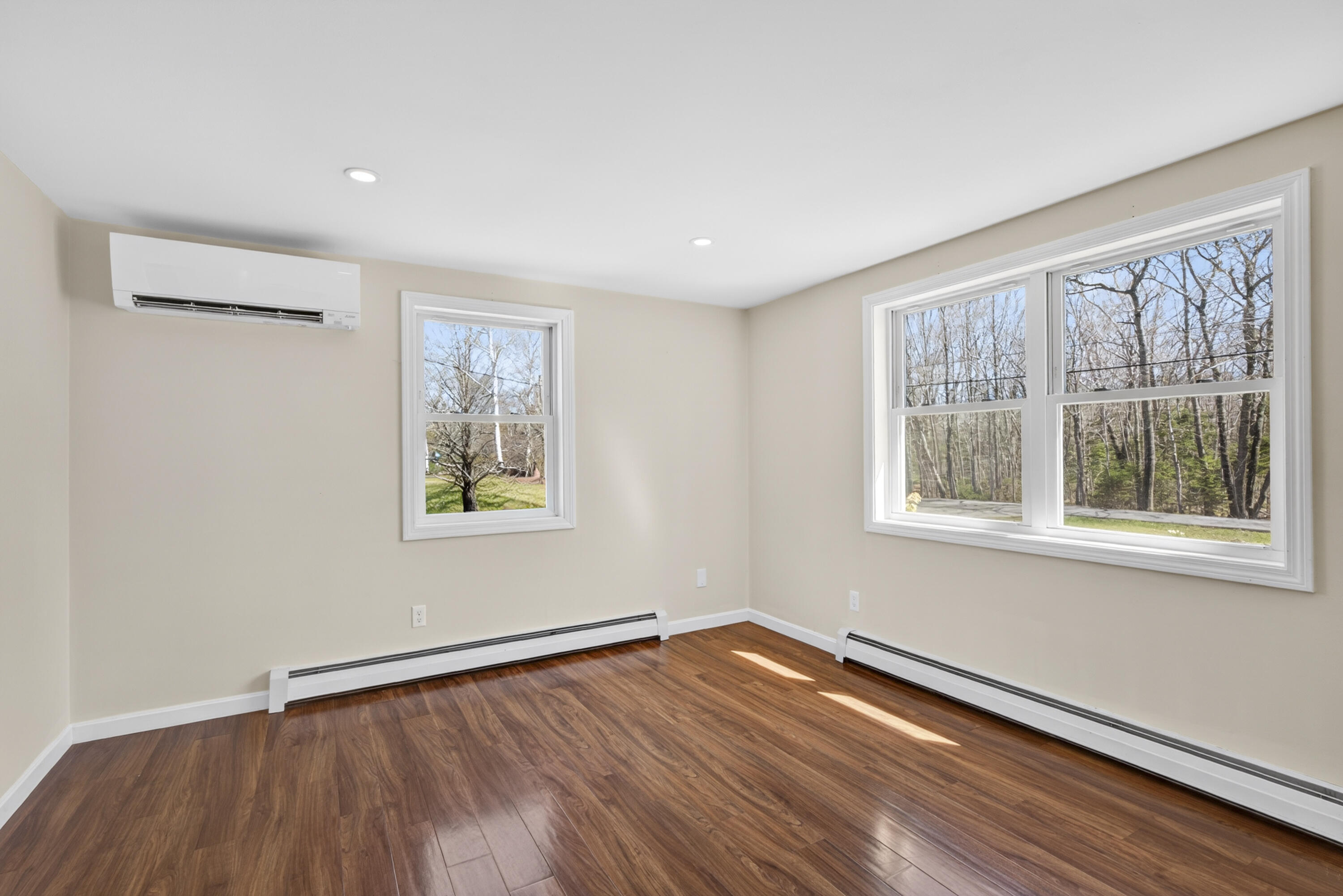 29 Oak Run Owls Head ME 04854