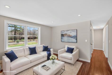 29 Oak Run Owls Head ME 04854