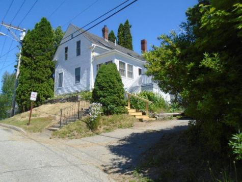 5 Bradbury Street Wiscasset ME 04578