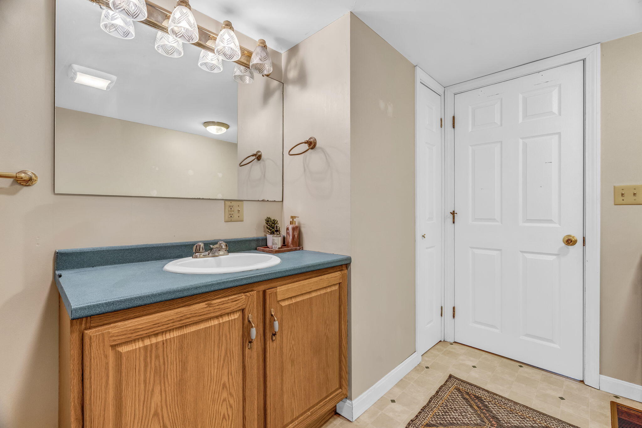 3237 Broadway Glenburn ME 04401