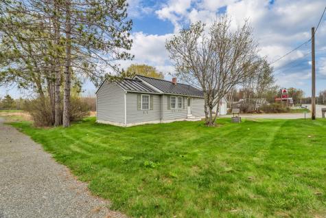 3237 Broadway Glenburn ME 04401