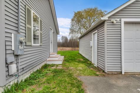 3237 Broadway Glenburn ME 04401