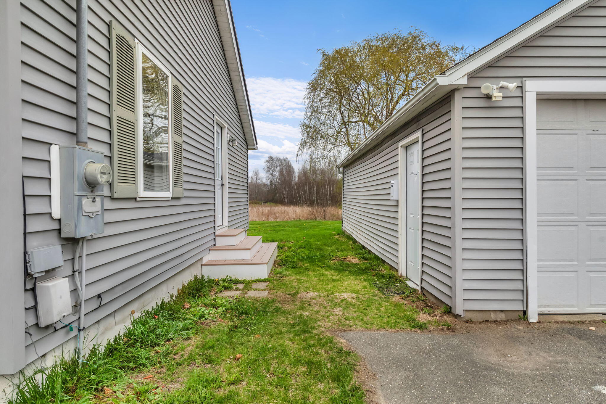 3237 Broadway Glenburn ME 04401