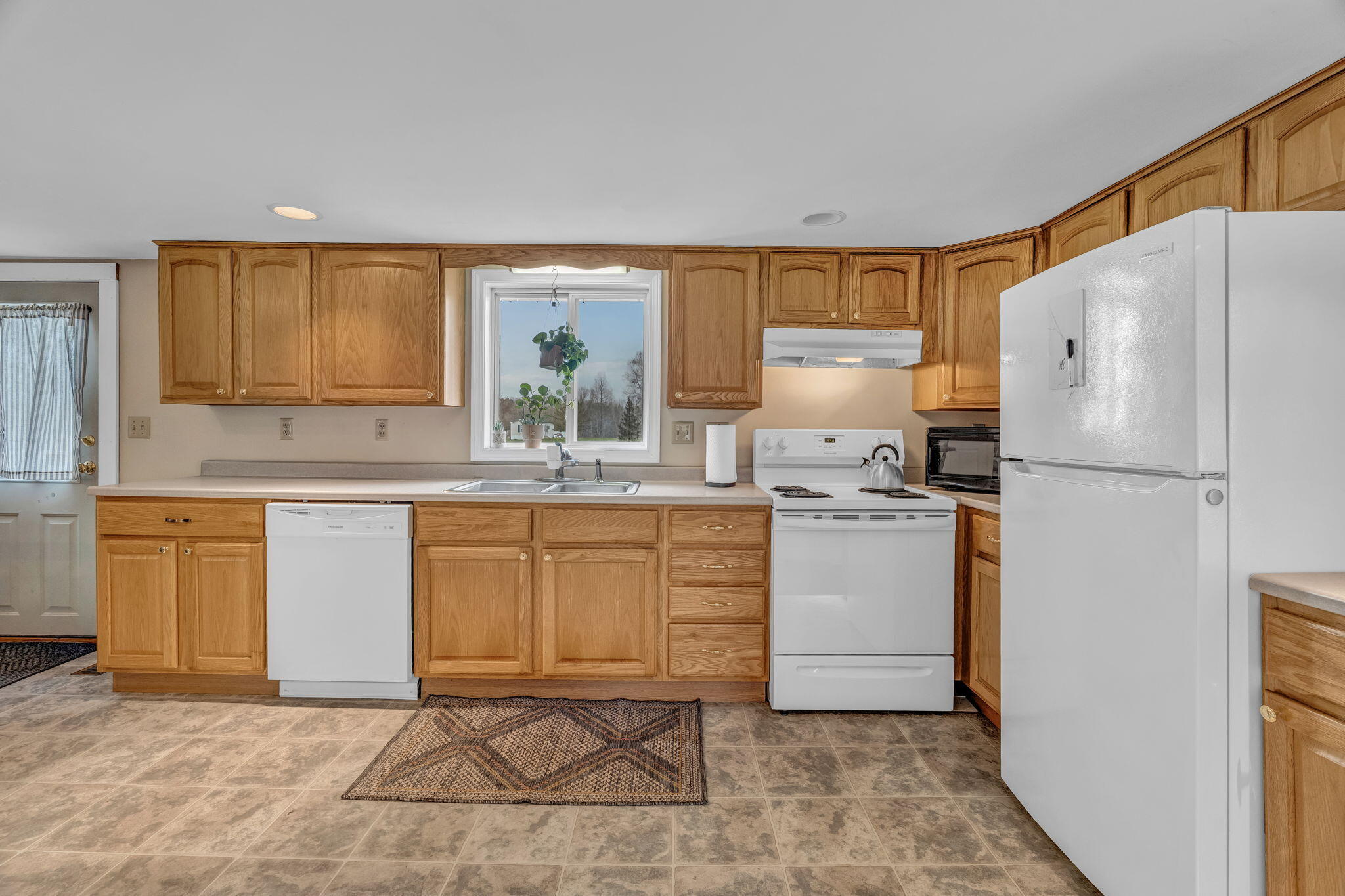 3237 Broadway Glenburn ME 04401
