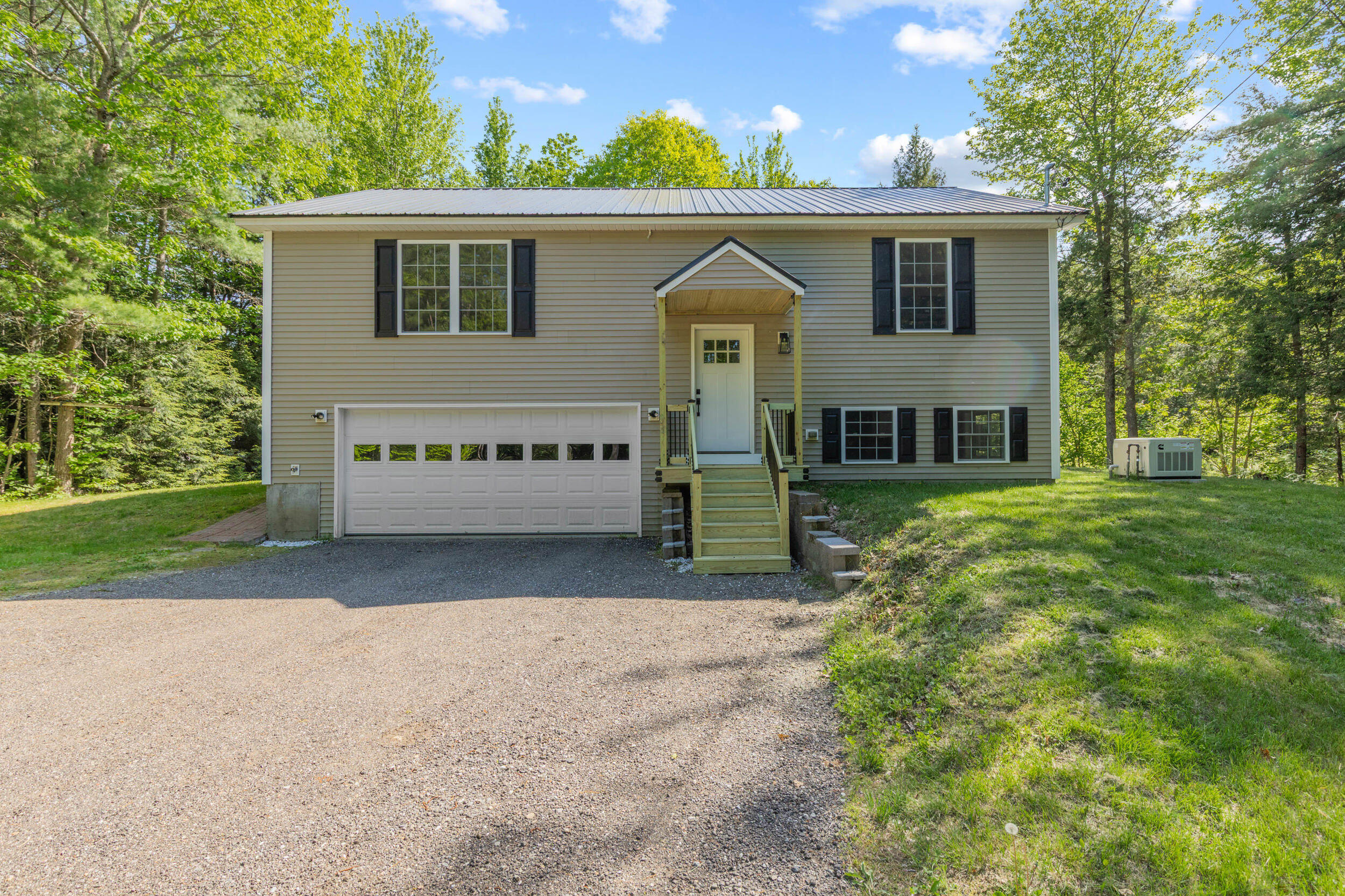 186 Yarmouth Road Gray ME 04039