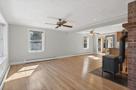 28 Coggeshall Lane Wells ME 04090