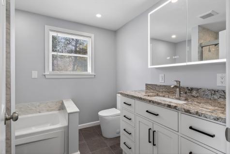 28 Coggeshall Lane Wells ME 04090