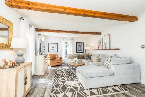 8 Hawthorne Lane York ME 03909