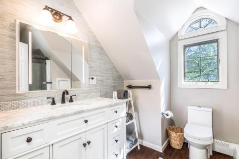 8 Hawthorne Lane York ME 03909