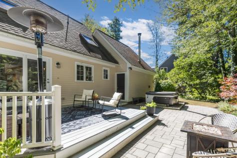 8 Hawthorne Lane York ME 03909