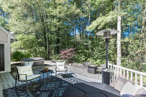 8 Hawthorne Lane York ME 03909