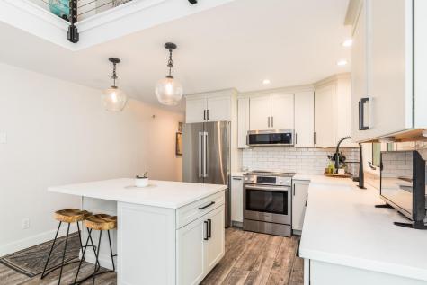 8 Hawthorne Lane York ME 03909