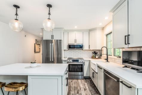 8 Hawthorne Lane York ME 03909