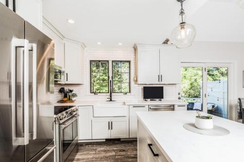 8 Hawthorne Lane York ME 03909