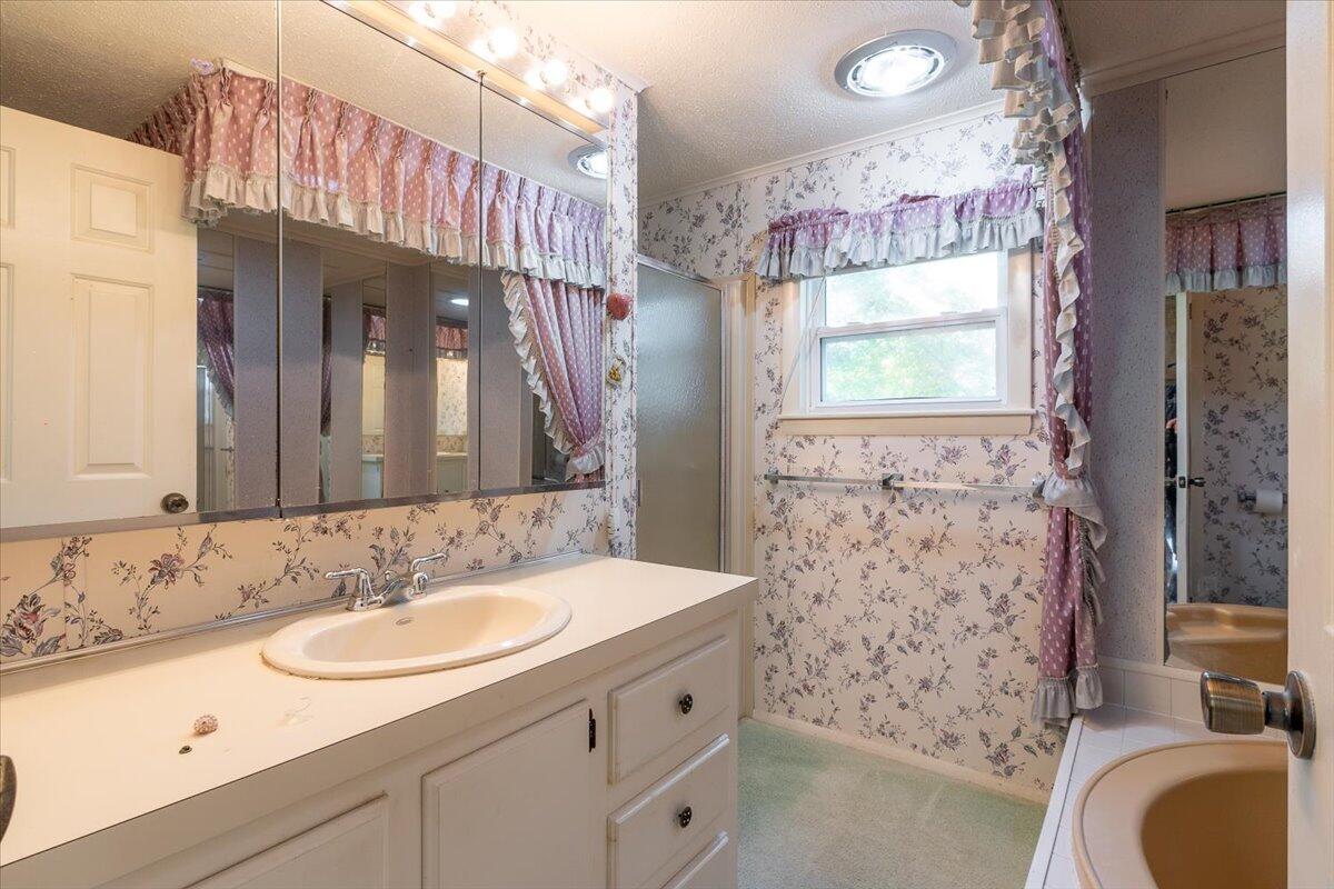 46 Cedar Drive Warren ME 04864