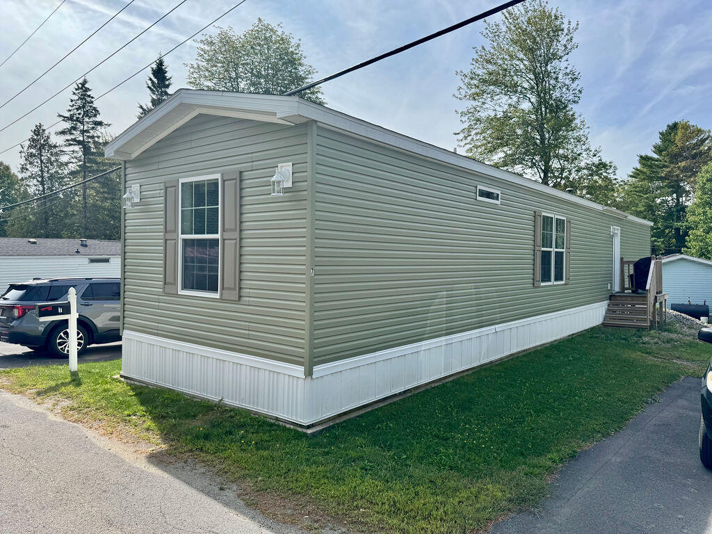 7 Lloyd Lane Holden ME 04429