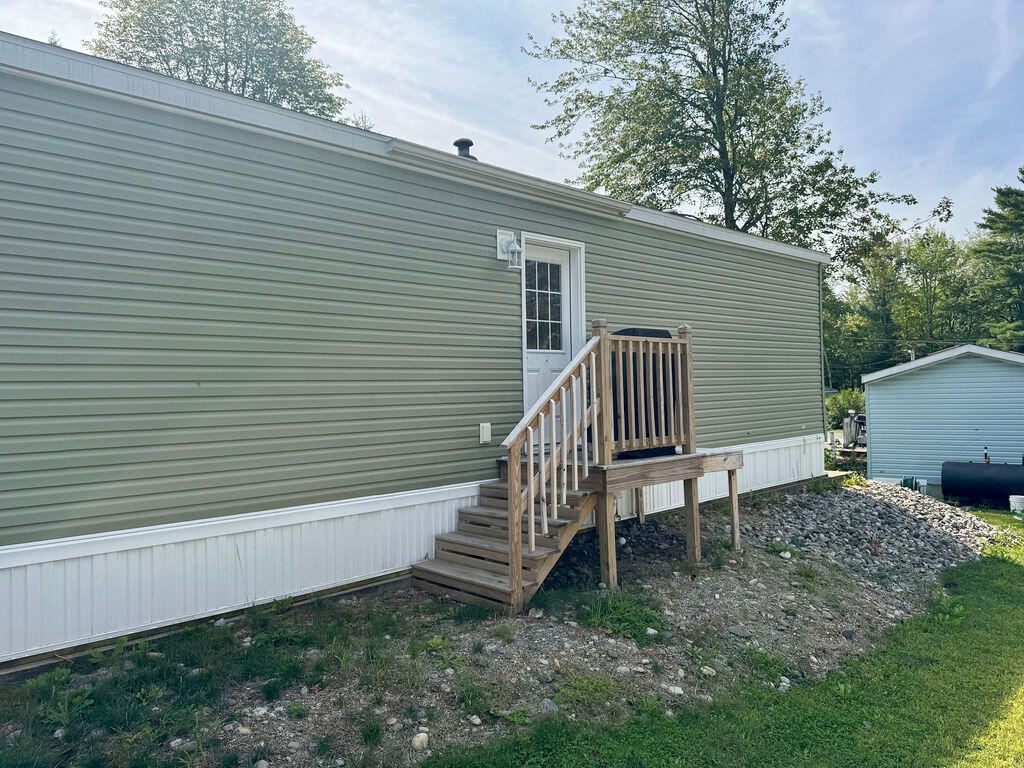 7 Lloyd Lane Holden ME 04429