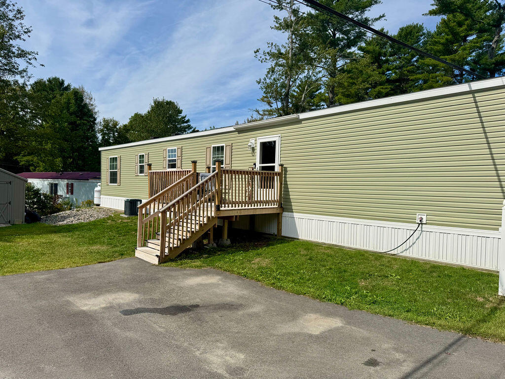 7 Lloyd Lane Holden ME 04429