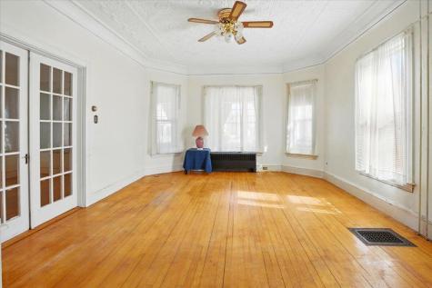 14 Central Street Winthrop ME 04364