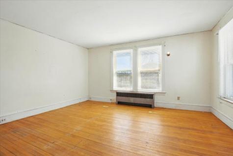 14 Central Street Winthrop ME 04364