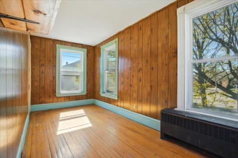 14 Central Street Winthrop ME 04364