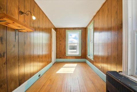 14 Central Street Winthrop ME 04364