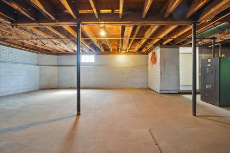 14 Central Street Winthrop ME 04364