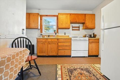 14 Central Street Winthrop ME 04364