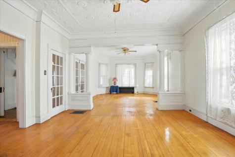 14 Central Street Winthrop ME 04364