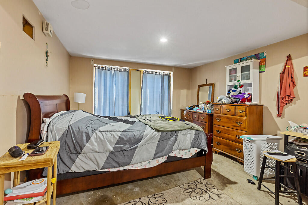 23 Mclaughlin Terrace Randolph ME 04346