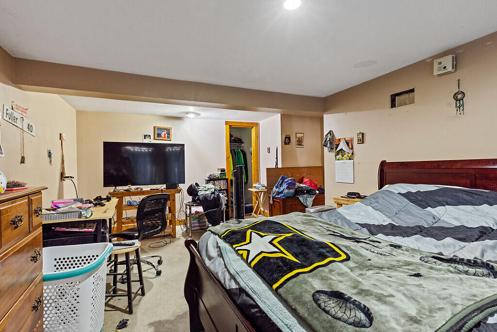 23 Mclaughlin Terrace Randolph ME 04346