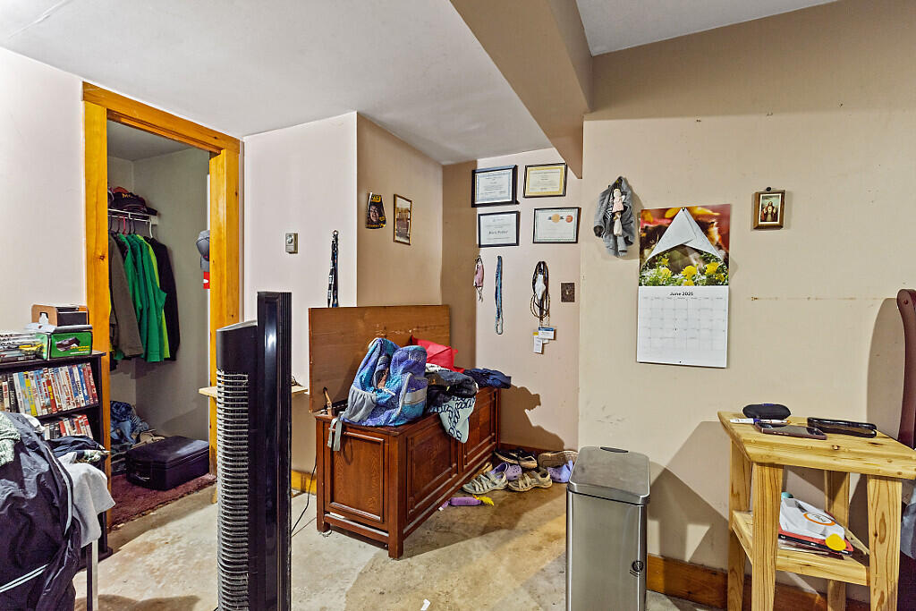 23 Mclaughlin Terrace Randolph ME 04346