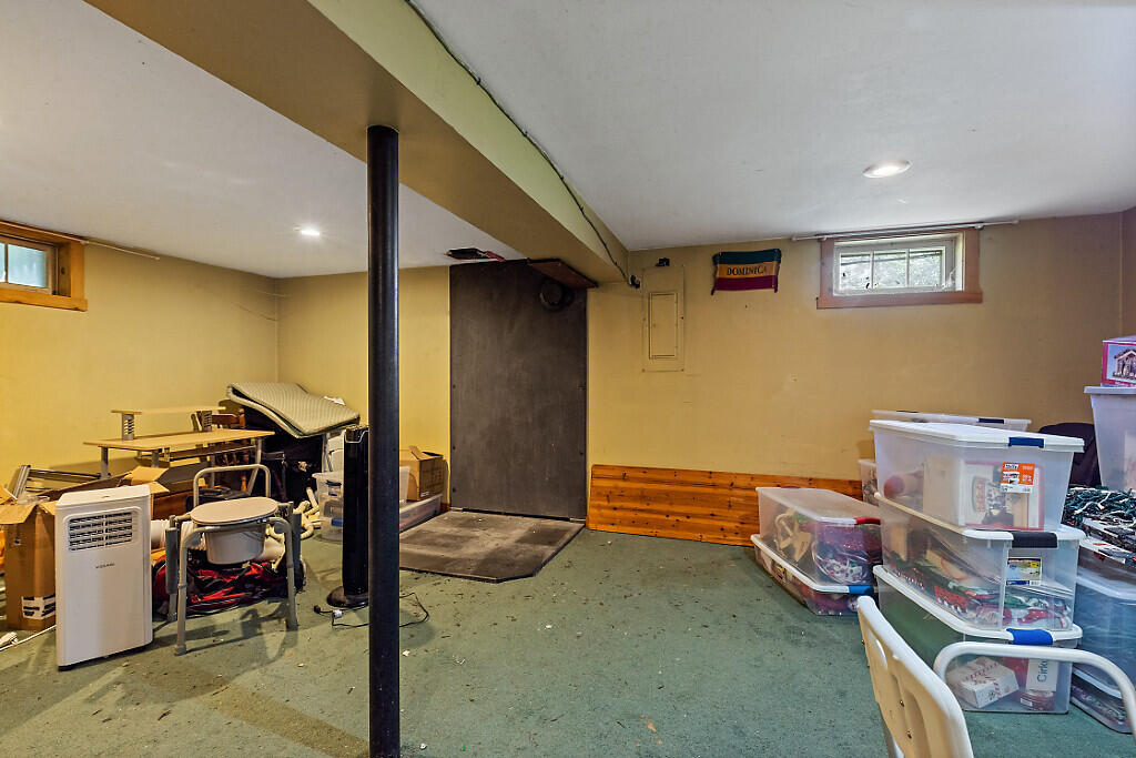 23 Mclaughlin Terrace Randolph ME 04346